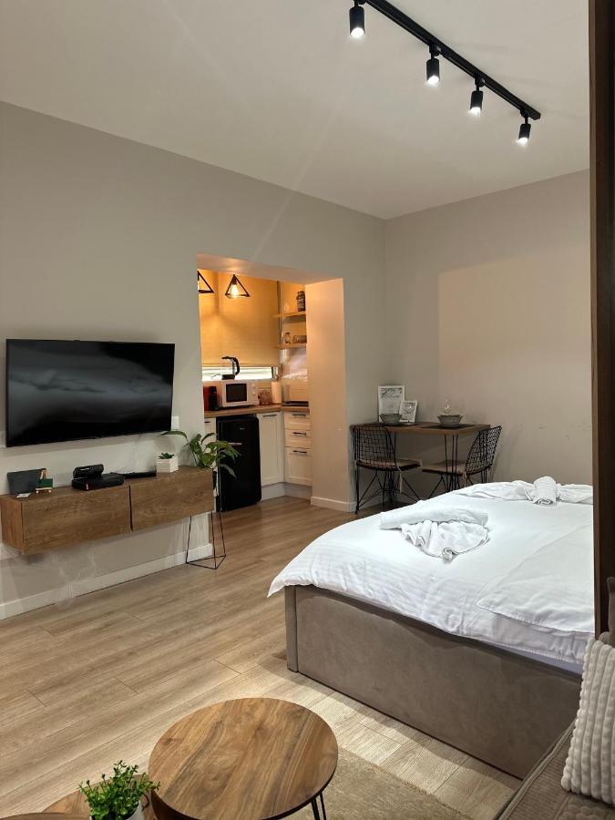 4Seasonsgea , Deluxe Studio , City Centre , Tirana Kültér fotó
