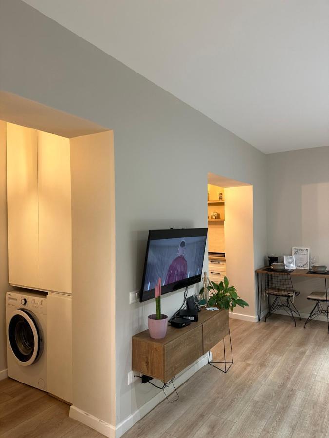 4Seasonsgea , Deluxe Studio , City Centre , Tirana Kültér fotó