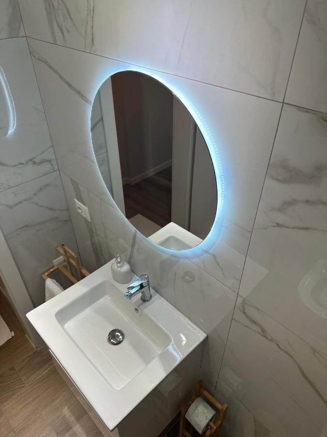 4Seasonsgea , Deluxe Studio , City Centre , Tirana Kültér fotó
