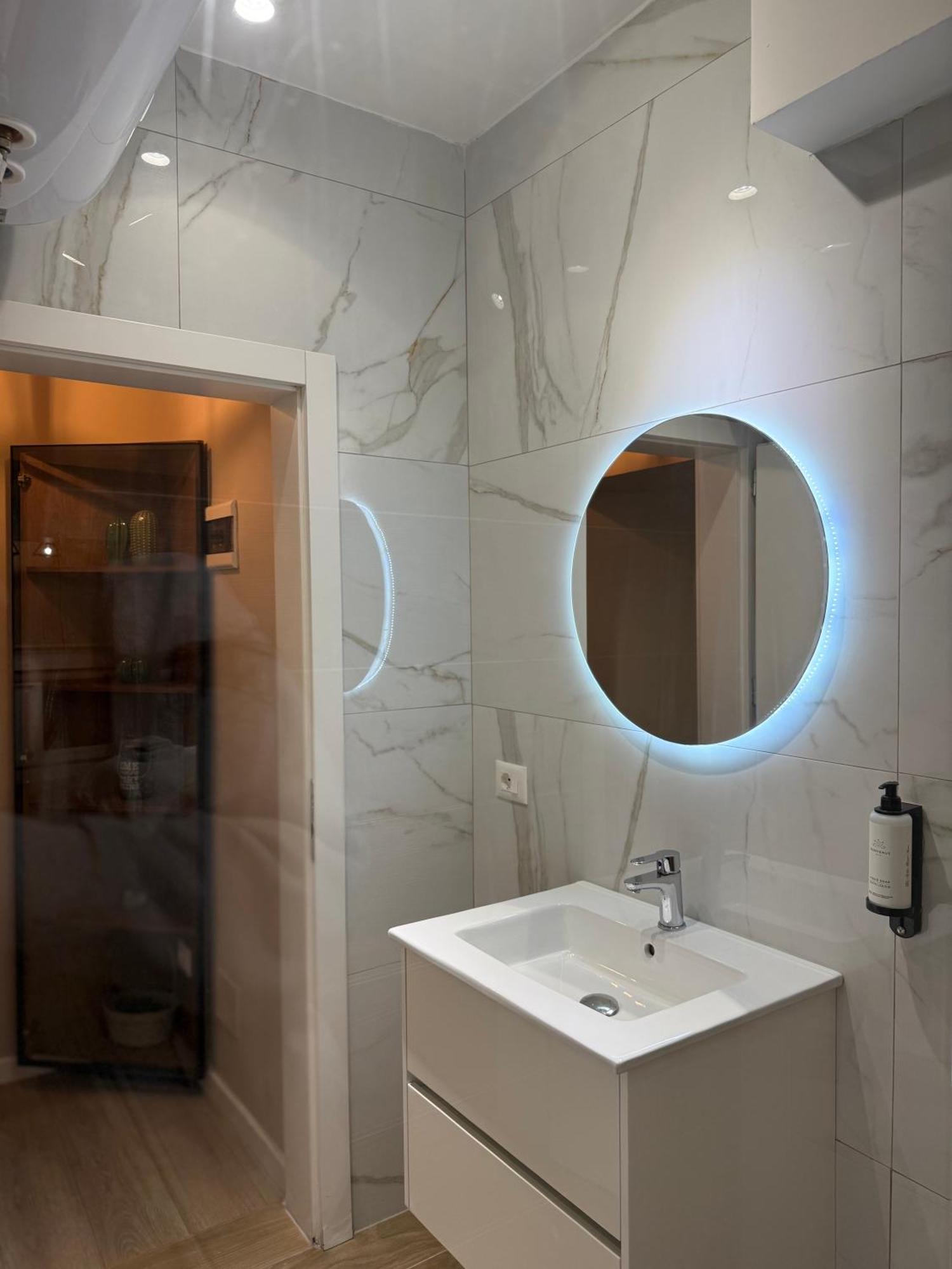 4Seasonsgea , Deluxe Studio , City Centre , Tirana Kültér fotó